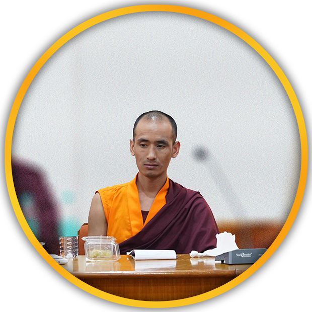 སློབ་དཔོན་ཕུན་ཚོགས་རྡོ་རྗེ།